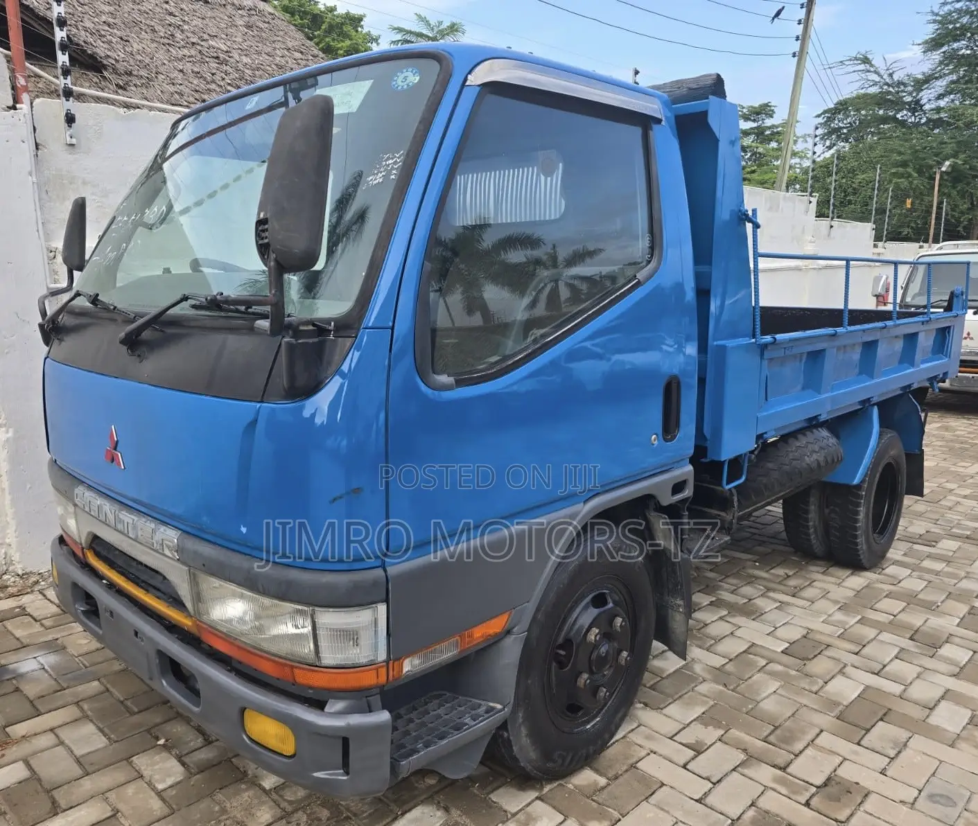 Mitsubishi Fuso Canter 1998 Blue