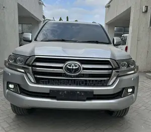 Toyota Land Cruiser 2018 Silver