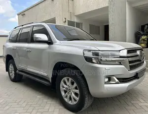 Toyota Land Cruiser 2018 Silver