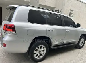Toyota Land Cruiser 2018 Silver