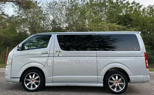 Toyota HiAce 2005 Silver