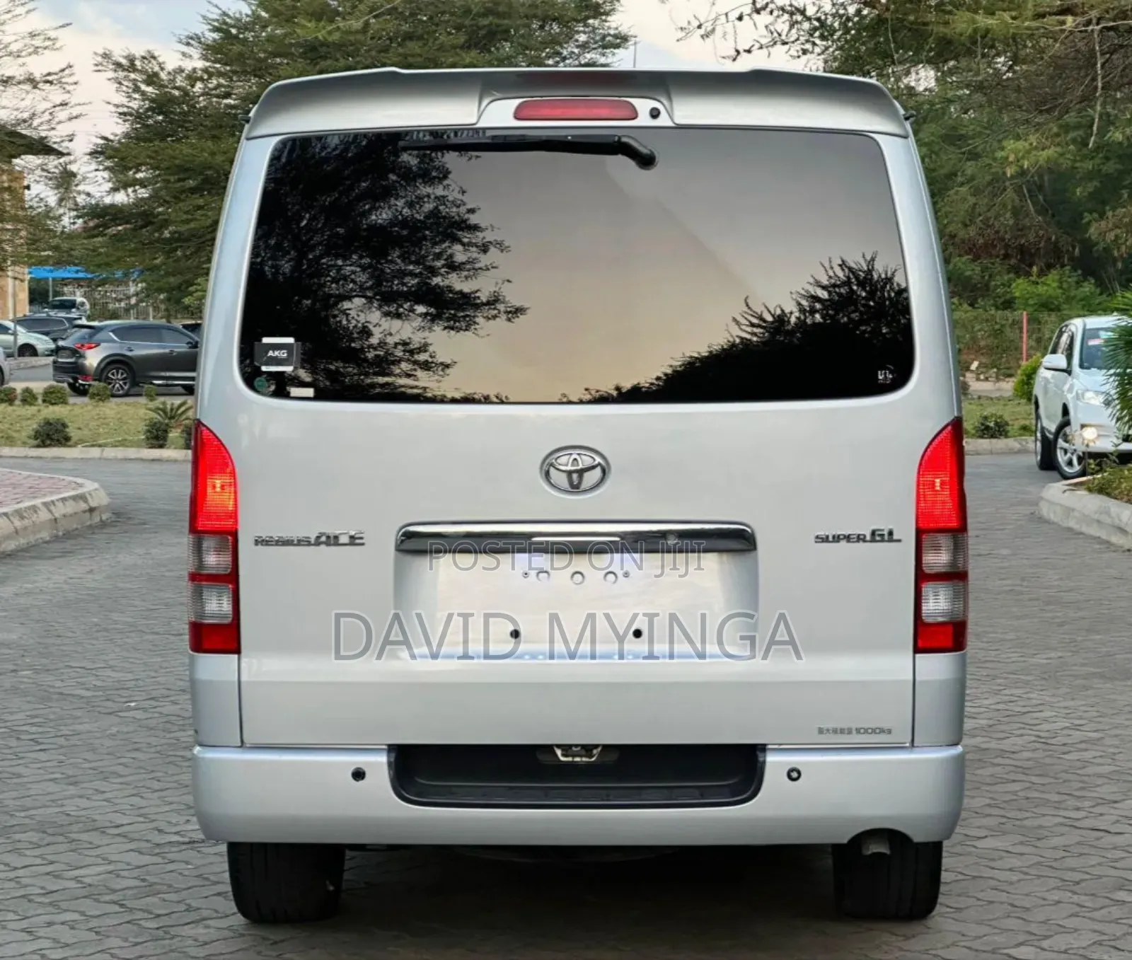 Toyota HiAce 2005 Silver
