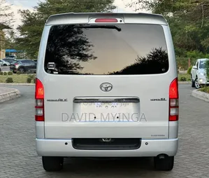 Toyota HiAce 2005 Silver