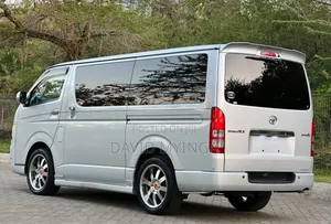 Toyota HiAce 2005 Silver