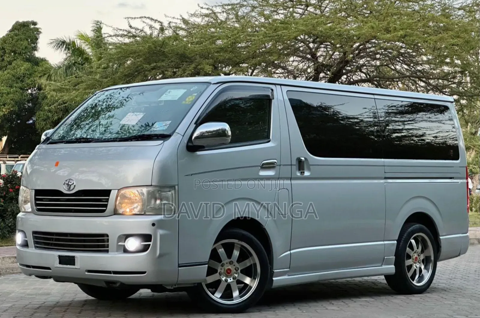 Toyota HiAce 2005 Silver