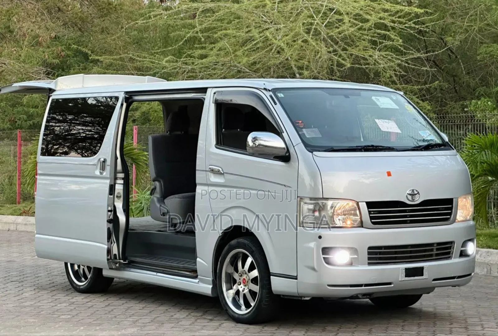 Toyota HiAce 2005 Silver