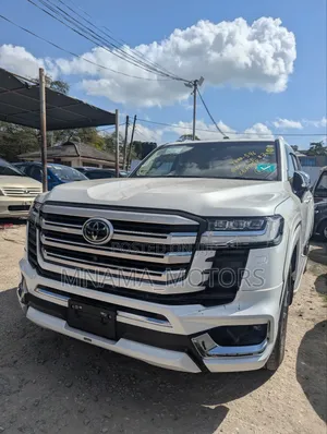 Toyota Land Cruiser 2023 Pearl