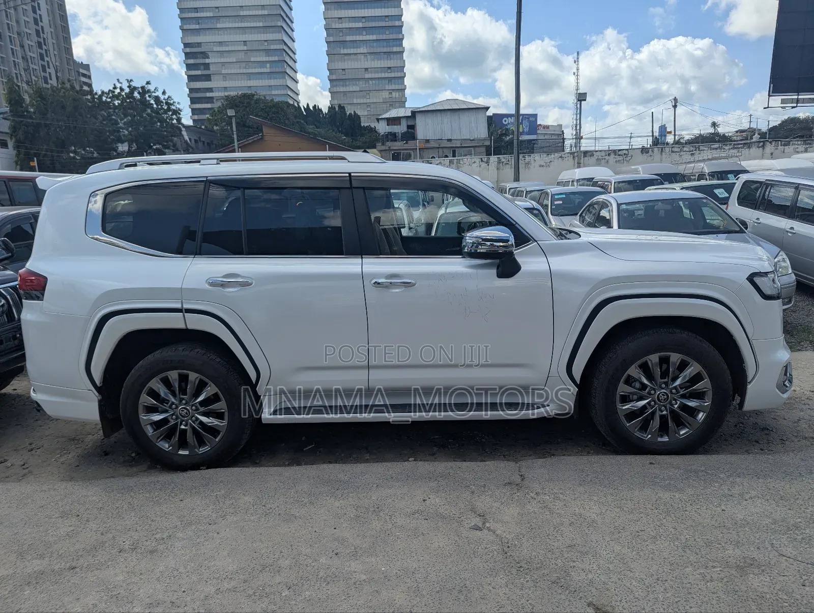 Toyota Land Cruiser 2023 Pearl