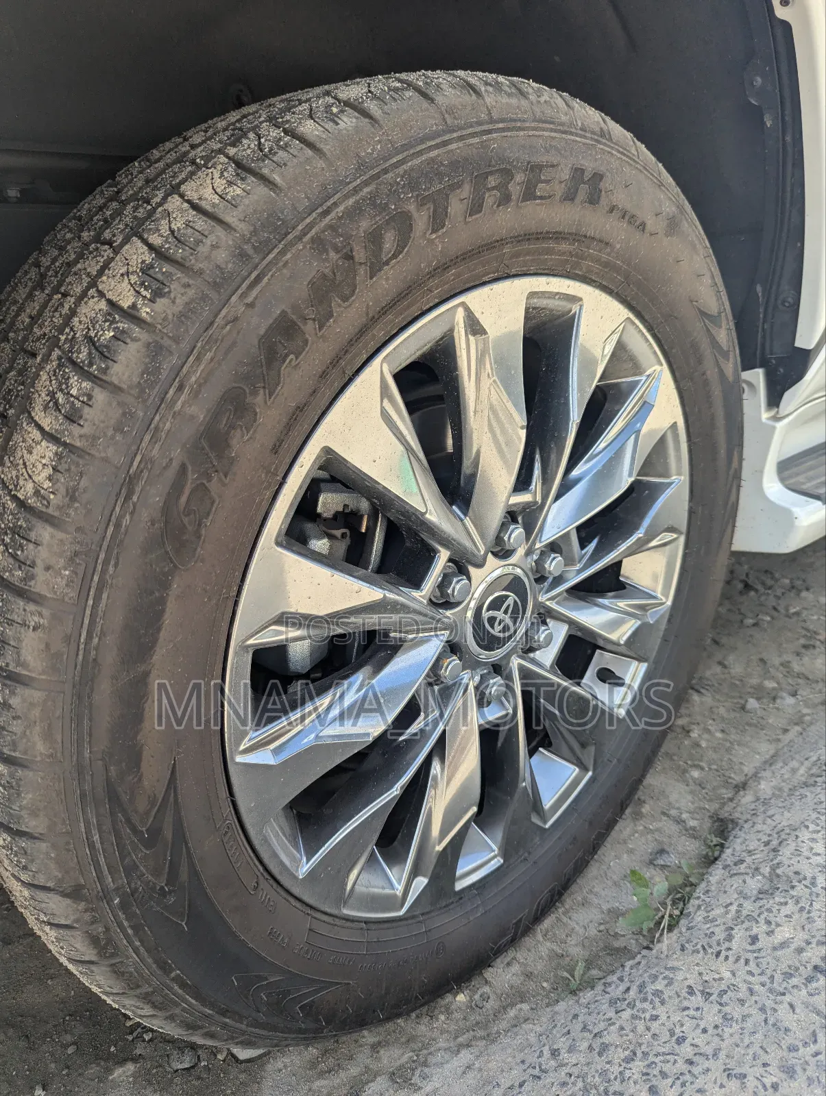 Toyota Land Cruiser 2023 Pearl