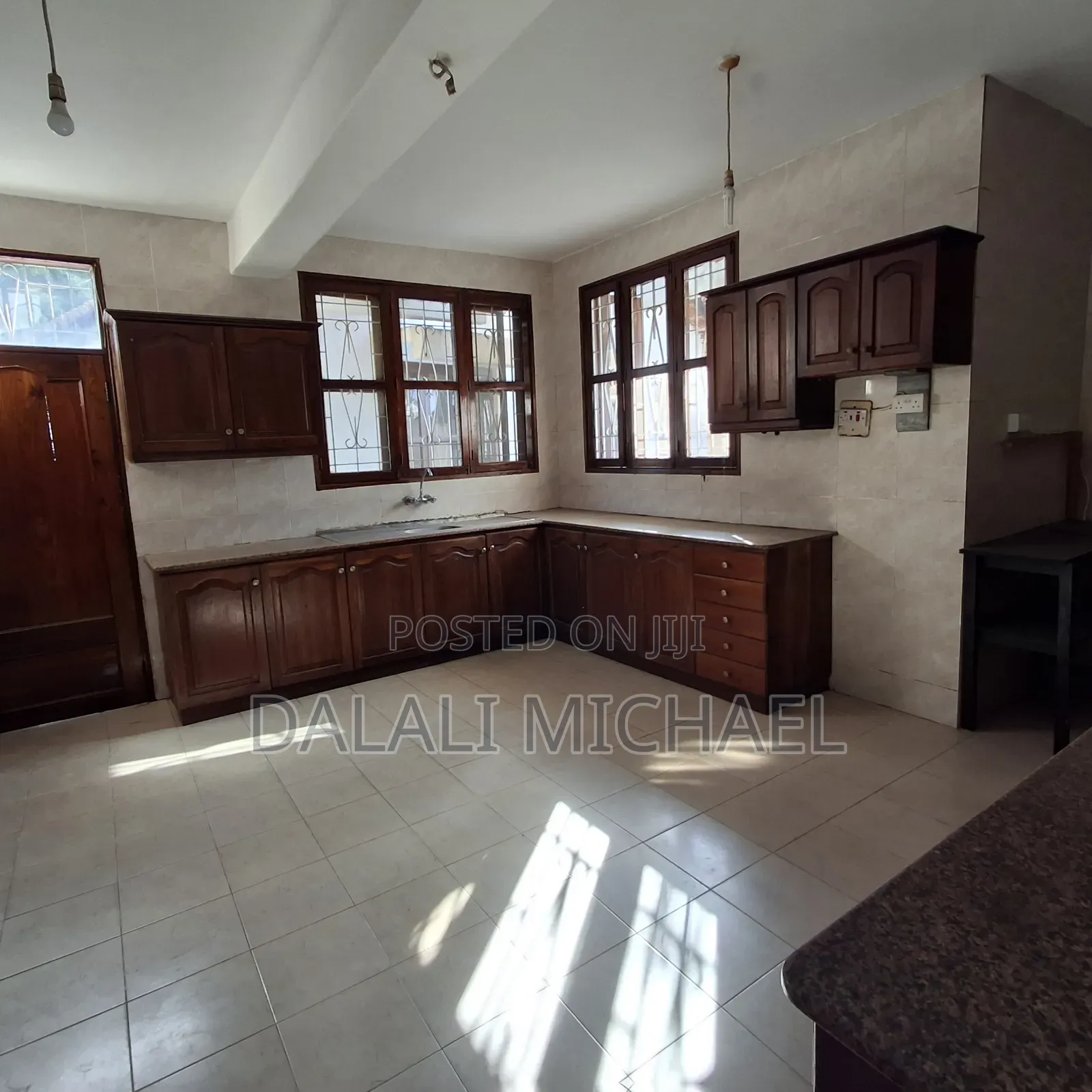 5bdrm House in Mbezibeach for rent