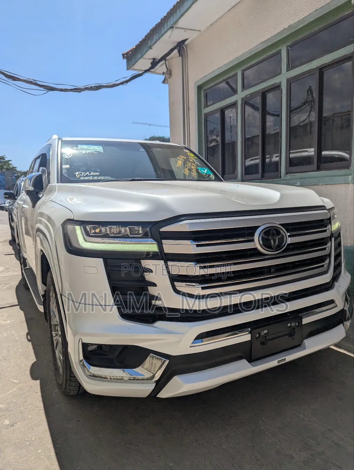 Toyota Land Cruiser 2023 Pearl