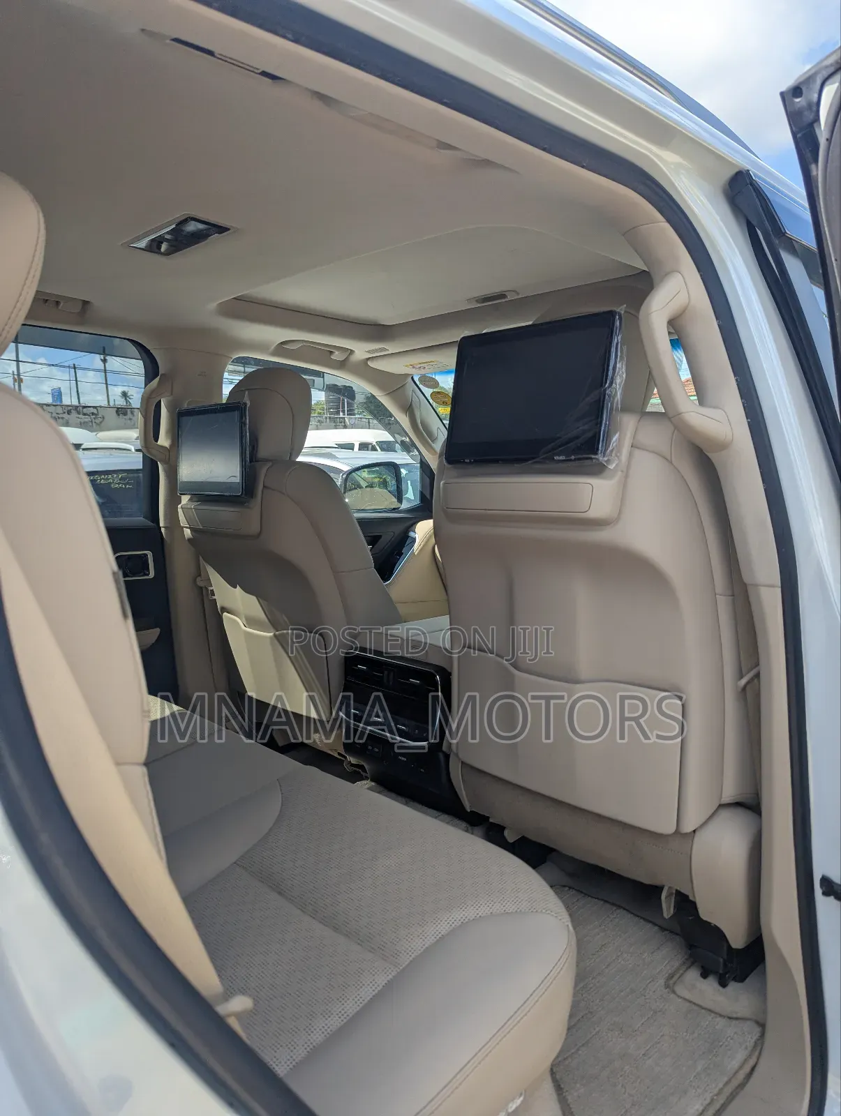 Toyota Land Cruiser 2023 Pearl