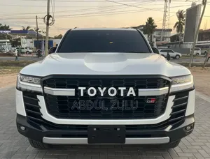 Toyota Land Cruiser 2023 White