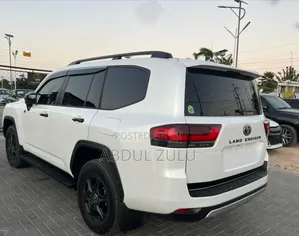 Toyota Land Cruiser 2023 White