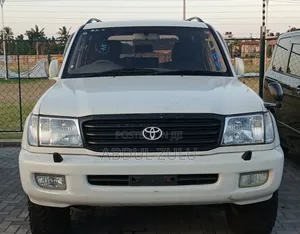 Toyota Land Cruiser 2007 White