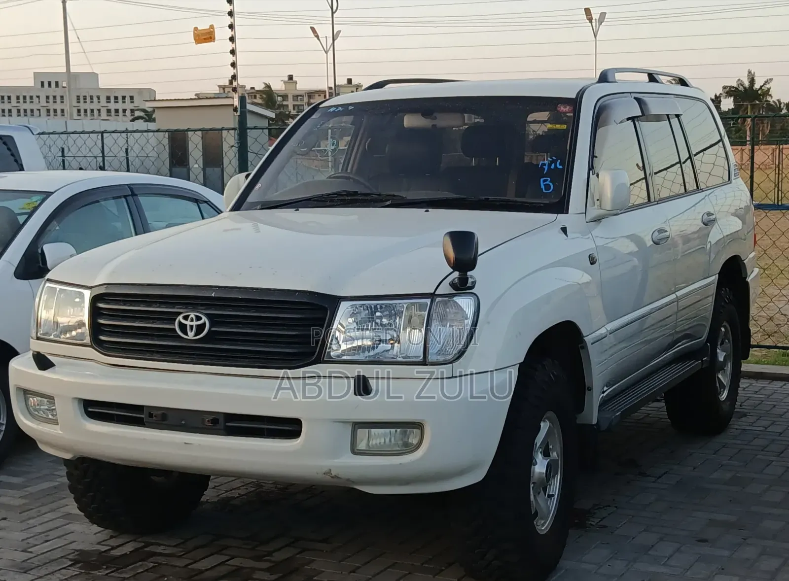Toyota Land Cruiser 2007 White