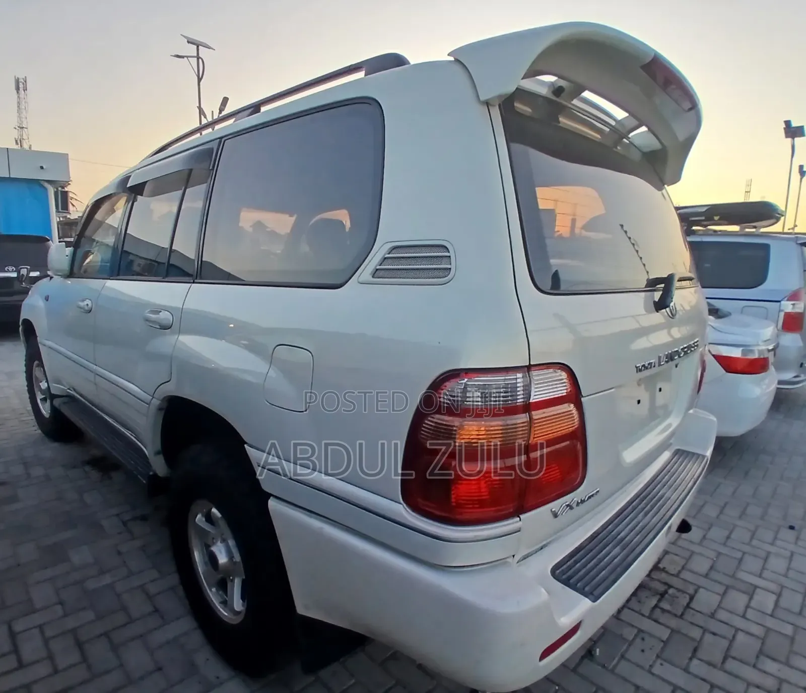Toyota Land Cruiser 2007 White
