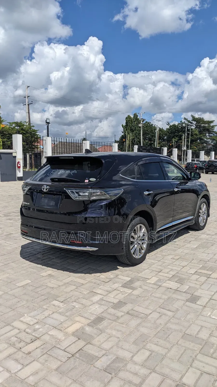 Toyota Harrier 2.0 2016 Black