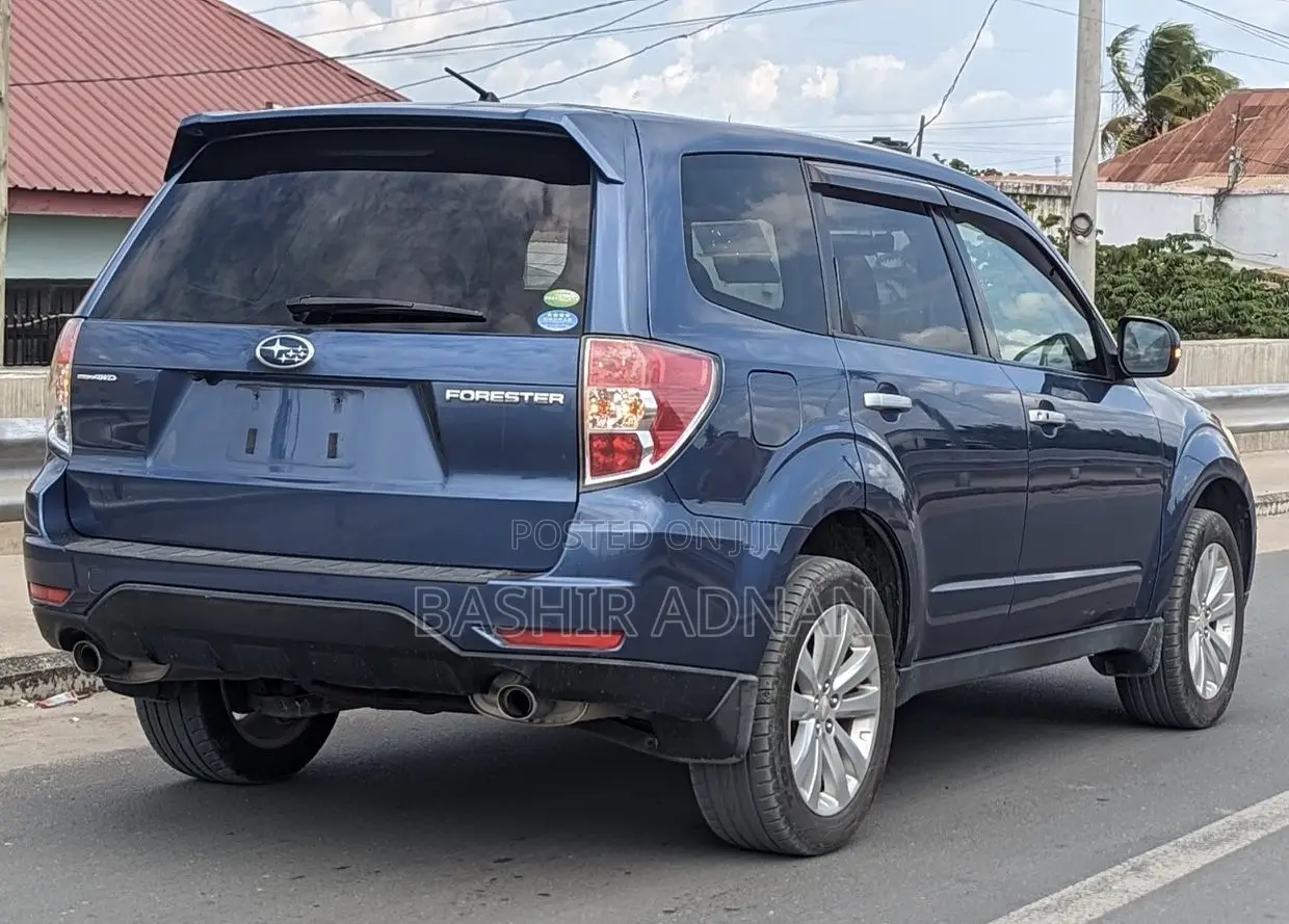 Subaru Forester 2011 Blue