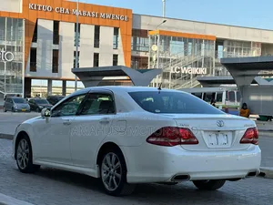 Toyota Crown 2009 White