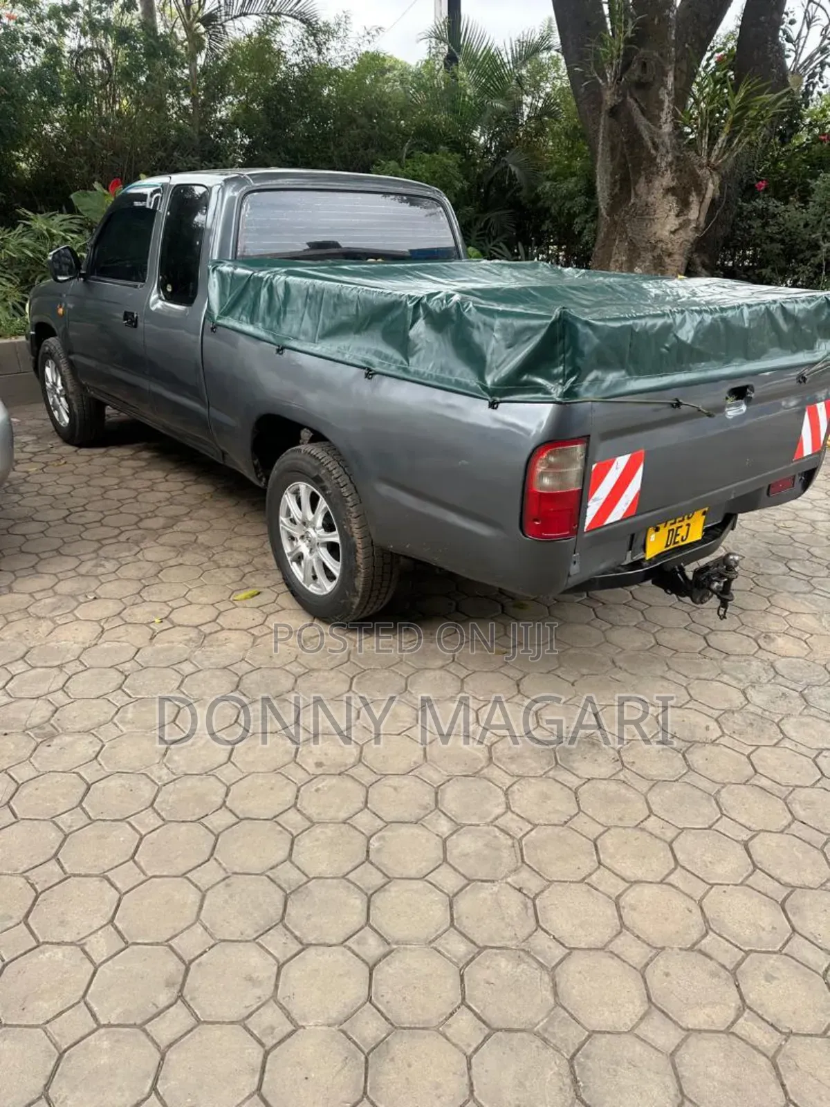 Toyota Hilux 2010 Gray