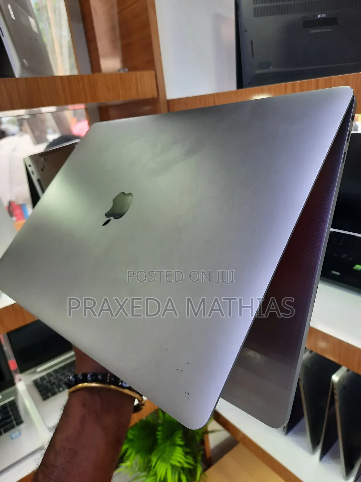 Laptop Apple MacBook Pro 2019 16GB Intel Core I9 SSD 512GB