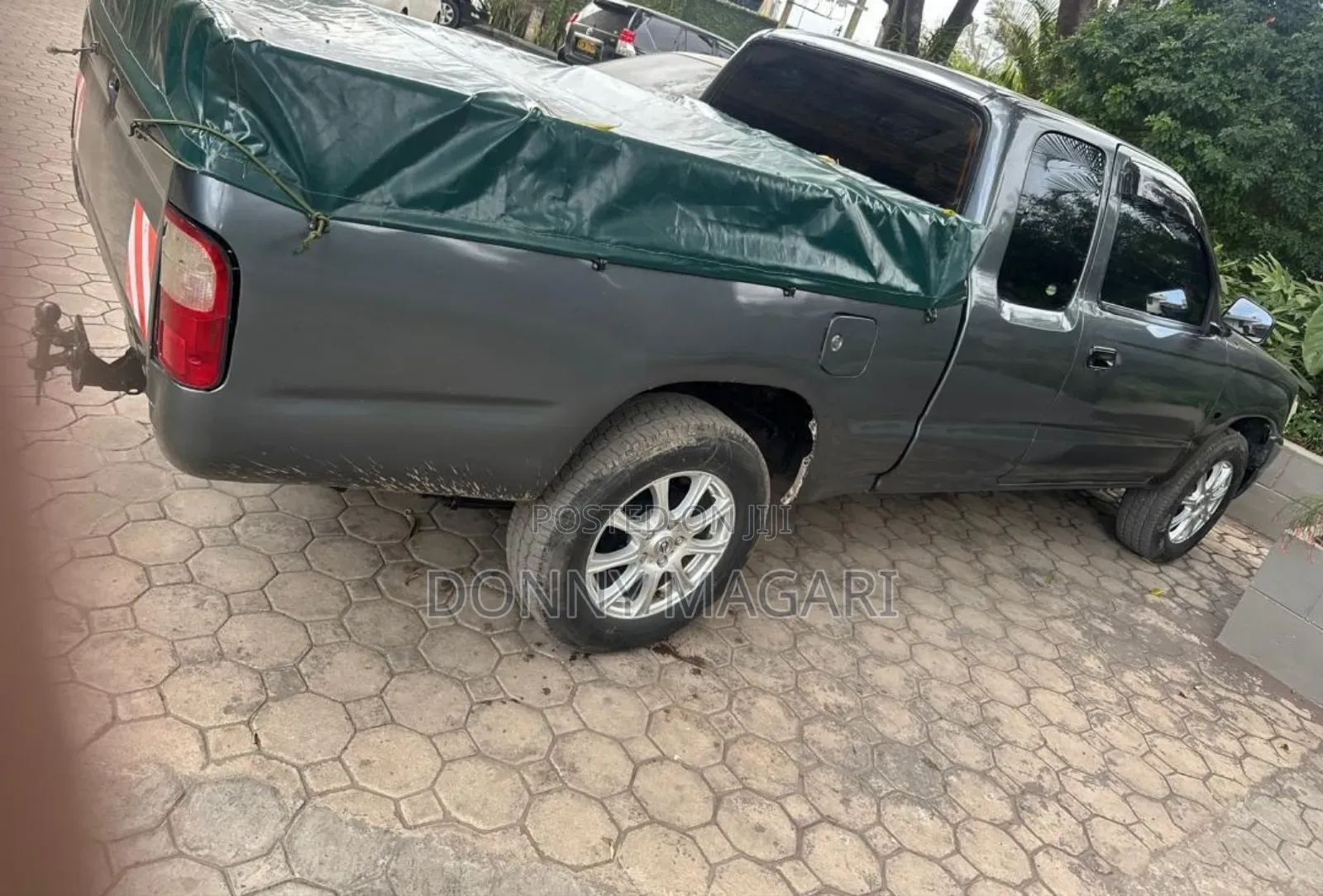 Toyota Hilux 2010 Gray