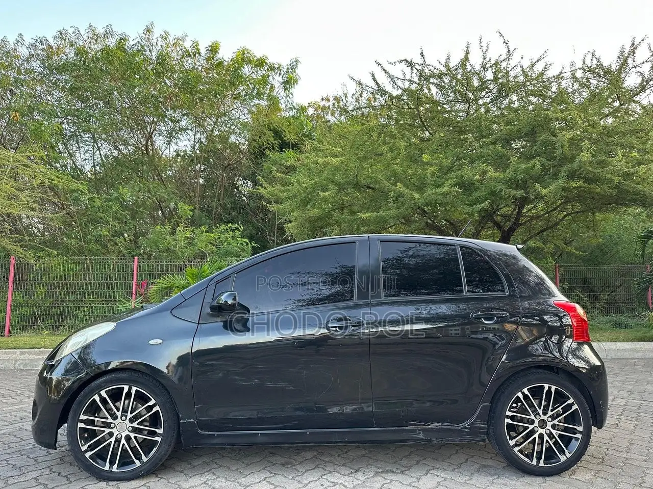 Toyota Vitz 2008 Black