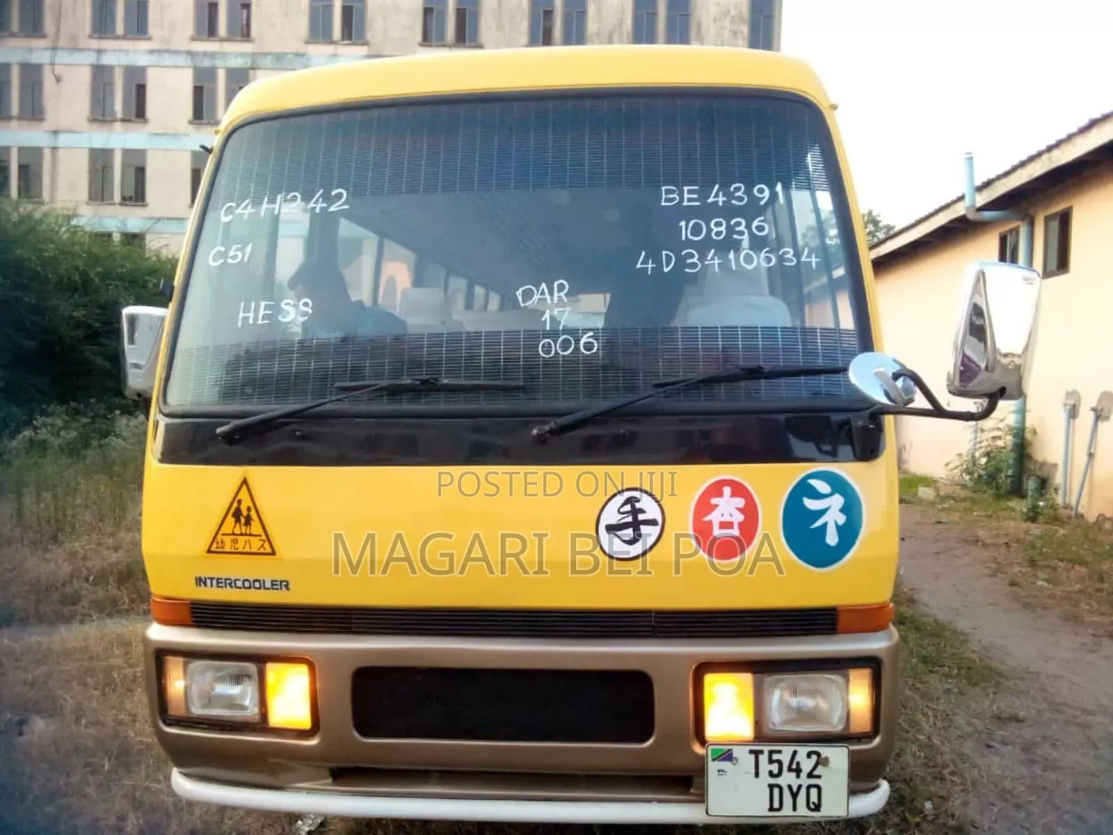 Mitsubishi Fuso Rosa 2000 Orange