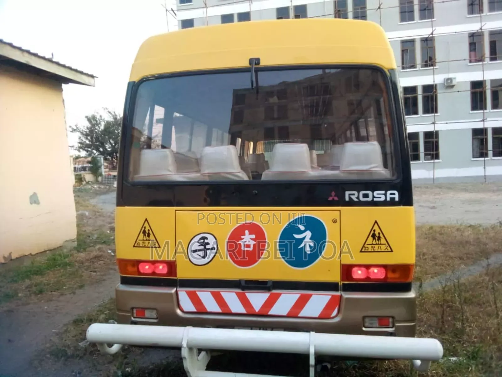 Mitsubishi Fuso Rosa 2000 Orange