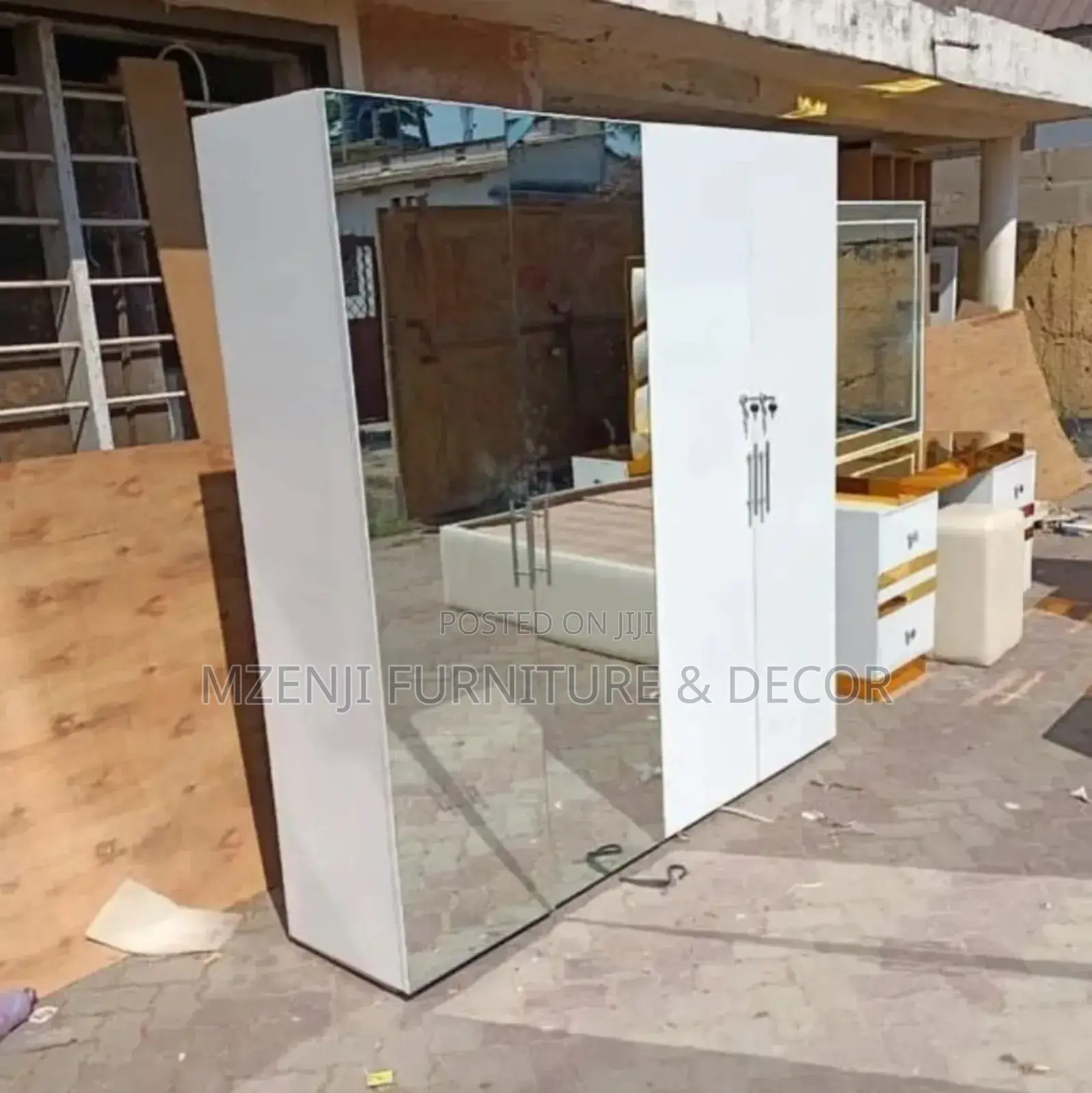 Kabati La Nguo La Milango Minne Two Mirror