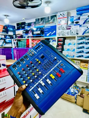 Photo - 4 Channel Powered Mixer