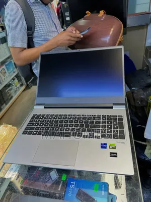 New Laptop 32GB Intel Core I7 SSD 2T