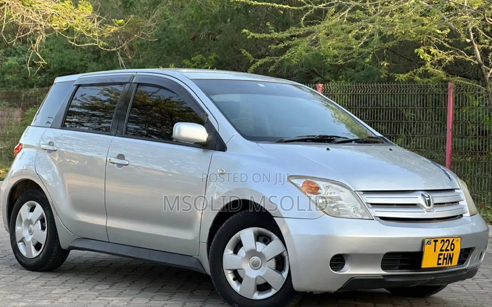 Toyota IST 2004 Silver