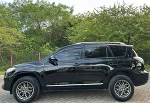 Toyota Vanguard 2010 Black