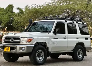 Toyota Land Cruiser 2013 White