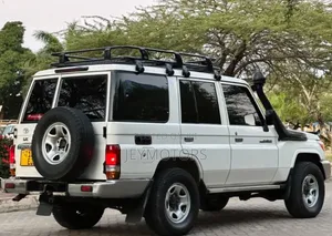 Toyota Land Cruiser 2013 White