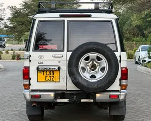 Toyota Land Cruiser 2013 White