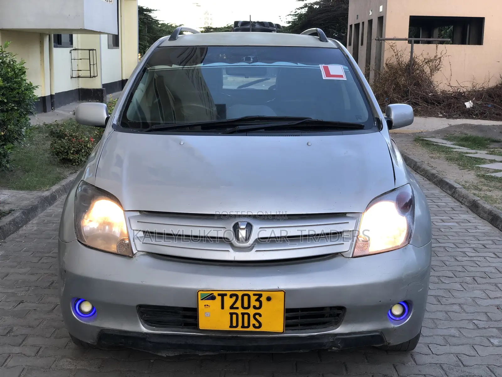 Toyota IST 2005 Silver