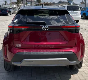 Toyota Yaris Cross 2023 Burgundy