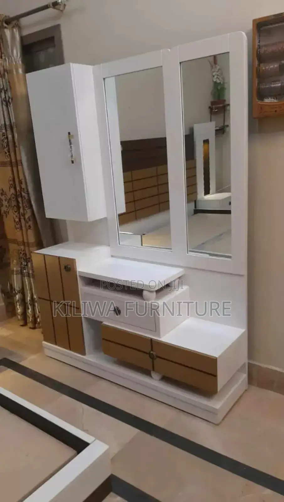 Classic Dressing Table