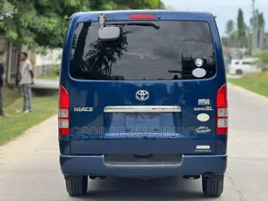 Toyota HiAce 220 2007 Blue