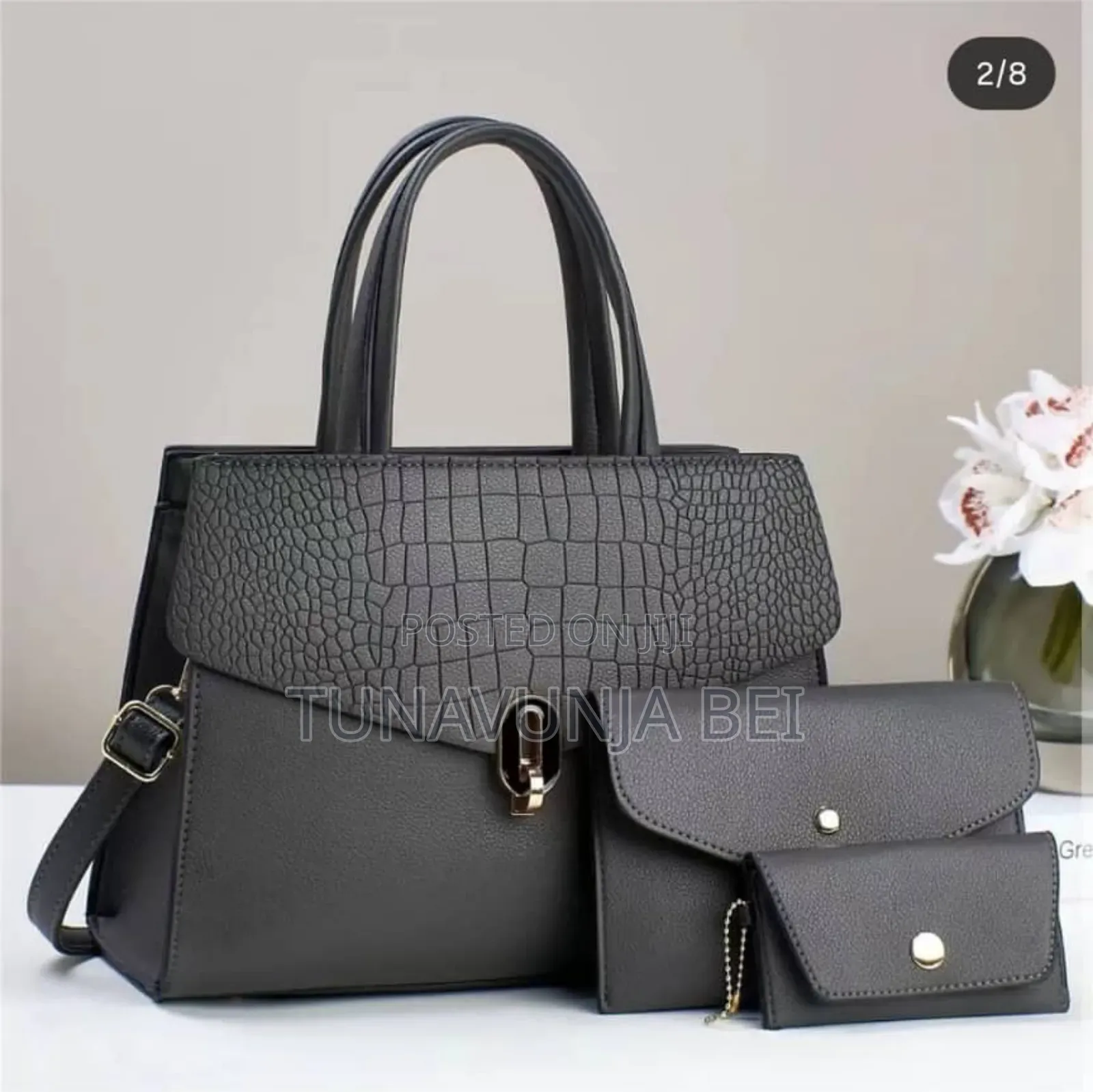 Hand Bags / Quality Material for Ladies 