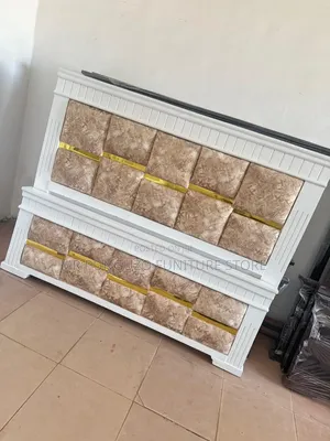 Photo - Kitanda Vip White Mixer Gold Bed Mbao