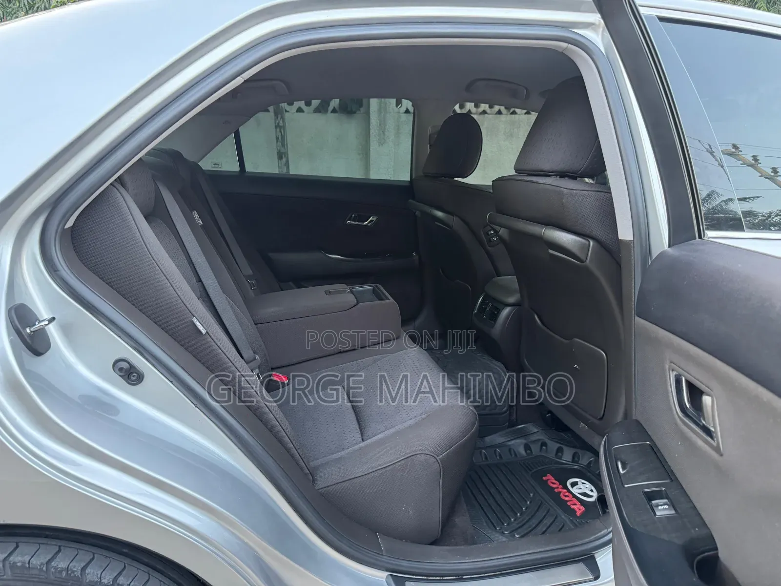 Toyota Crown 2009 Silver