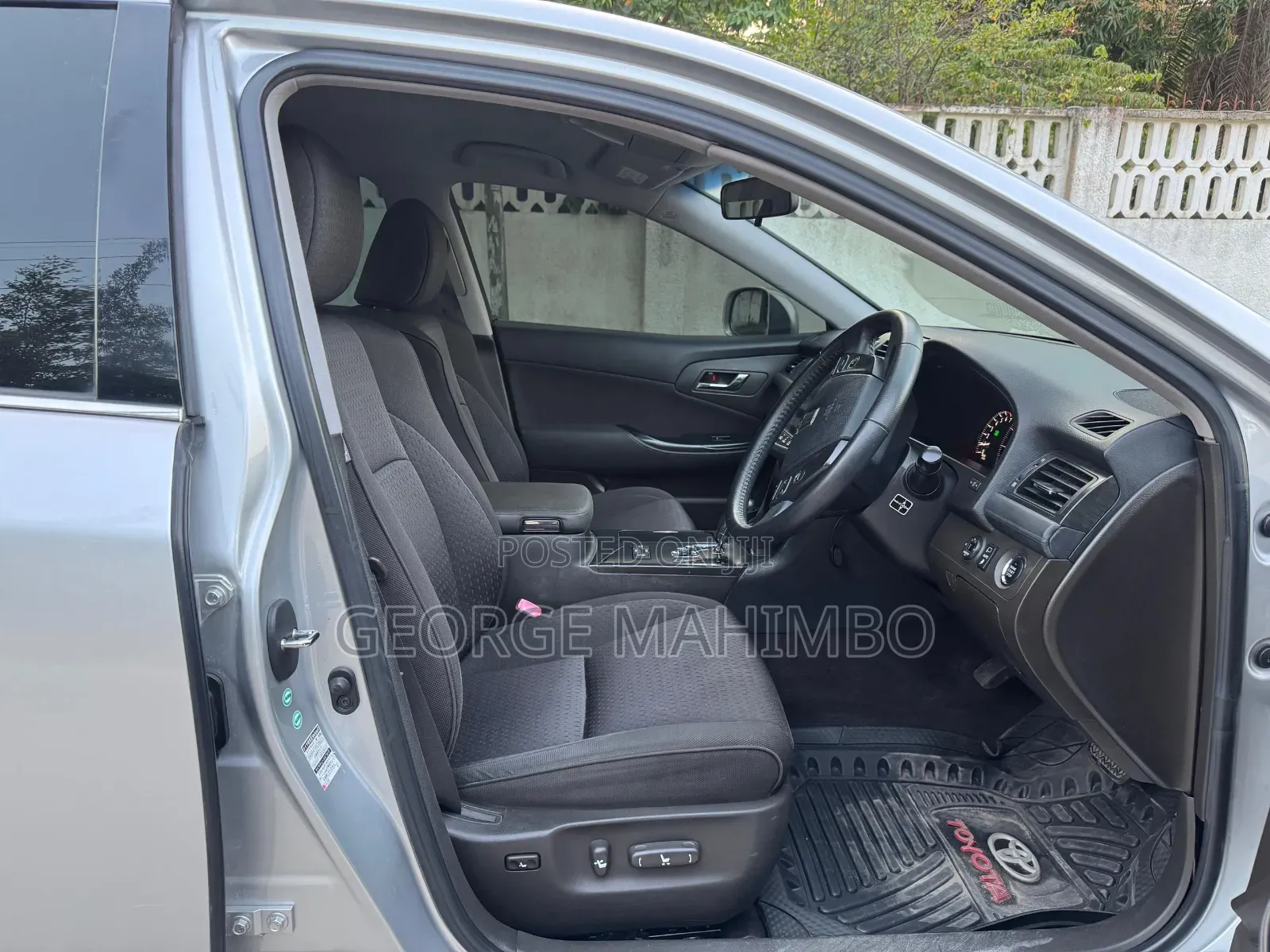 Toyota Crown 2009 Silver