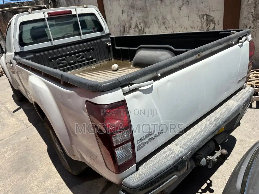 Isuzu D-MAX 2014 White