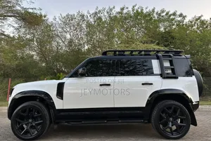 Land Rover Defender 2022 White