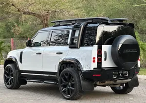 Land Rover Defender 2022 White