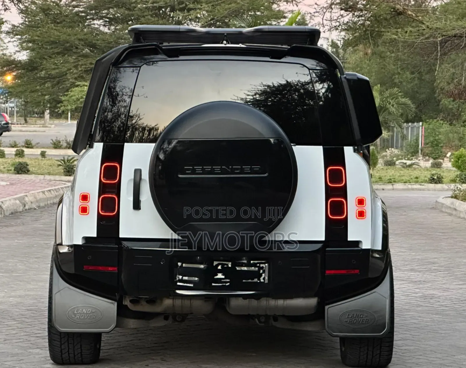 Land Rover Defender 2022 White